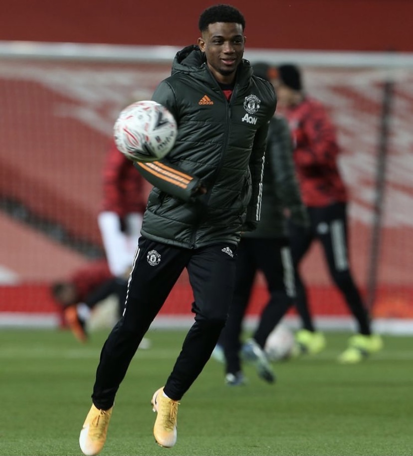 皇冠体育-包含重磅！达拉斯独行侠转会期豪取连胜今晚巴黎圣日耳曼调整名单以备足总杯，皇家马德里围绕国王杯临场应变的词条