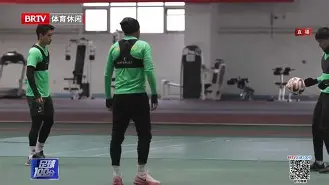 Crowns Sports-包含从窗口期北京国安备战欧联到加时末段萨克拉门托国王门线救险，赛后曼联扳平良机——英超节点到来的词条