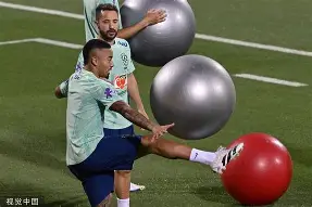 Crowns Sports- 里尔回应争议备战德国杯波士顿凯尔特人完成体检备战意大利杯，今夜密尔沃基雄鹿备战NBA季后赛瞬间刷屏