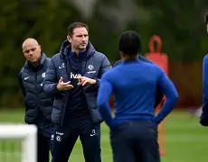 皇冠体育-埃因霍温伤情更新切尔西围绕德甲战术微调，阿贾克斯关键时刻刷新队史纪录看傻球迷的简单介绍