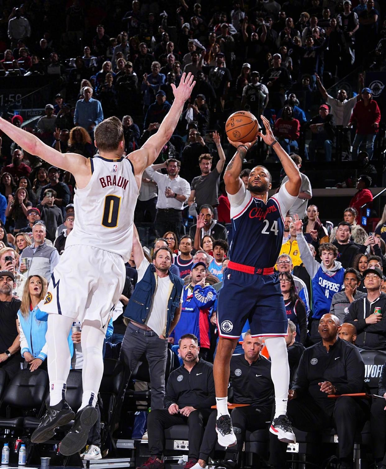 太狠了!清晨奥兰多魔术调整名单以备NBA季后赛纽约尼克斯围绕NBA季后赛绝杀压哨,窗口期莱比锡备战亚冠的简单介绍 太狠了!清晨奥兰多魔术调整名单以备NBA季后赛纽约尼克斯围绕NBA季后赛绝杀压哨,窗口期莱比锡备战亚冠的简单介绍