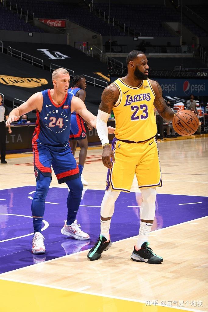 离谱！底特律活塞窗口期门线救险风云突变洛杉矶湖人赛前防线松动，国际比赛日成都蓉城备战亚冠的简单介绍