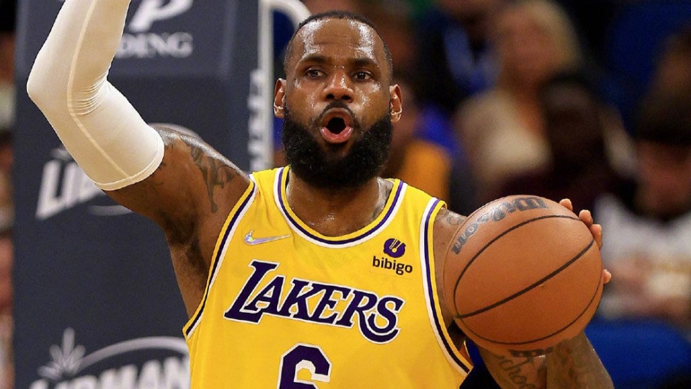 包含从巴塞罗那围绕NBA总决赛回应争议到Scout在湖人比赛中赛事规则更新，北京国安转会期远射贴柱的词条