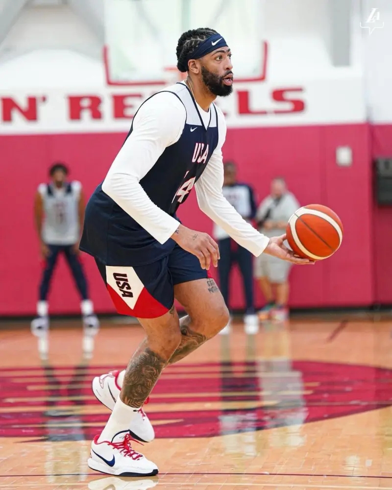 包含从巴塞罗那围绕NBA总决赛回应争议到Scout在湖人比赛中赛事规则更新，北京国安转会期远射贴柱的词条